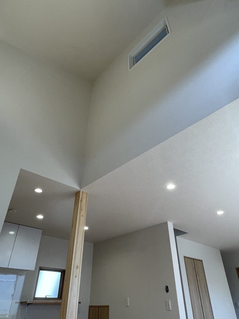 １階　吹き抜け
新築　木　60代　一軒家