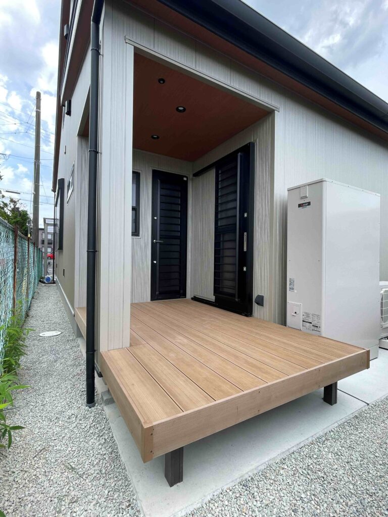 １階　ウッドデッキ
新築　木　60代　一軒家